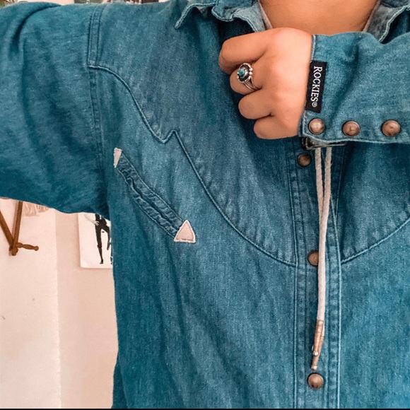Women’s Vintage Rockies Western Denim Shirt - Picture 2 of 3